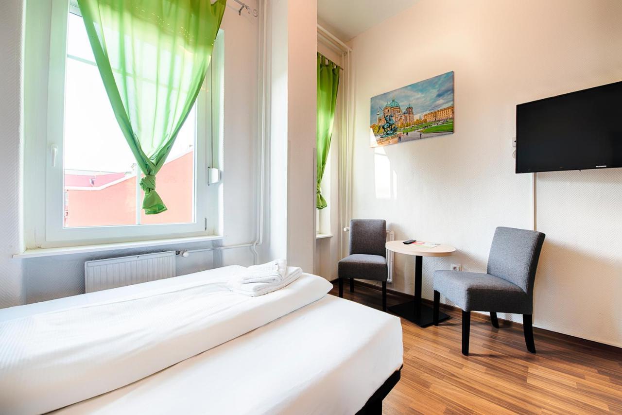 Hotel B1 Berlin Exterior photo